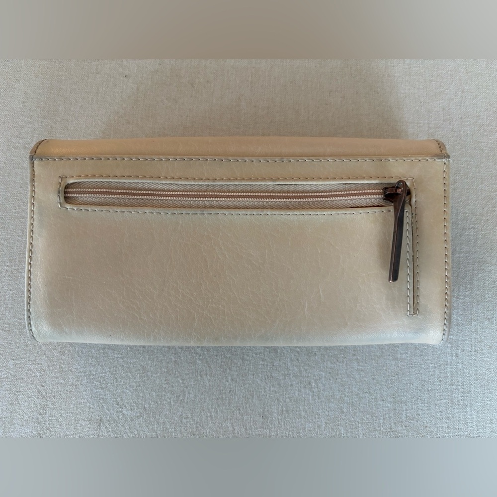 Matt & Nat vegan leather cream wallet - Picture 5 of 11